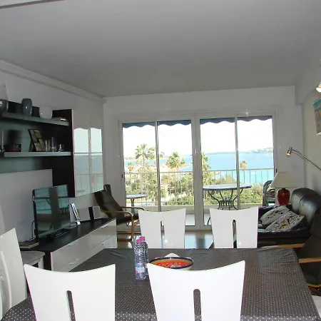 Sea View Apartmán *